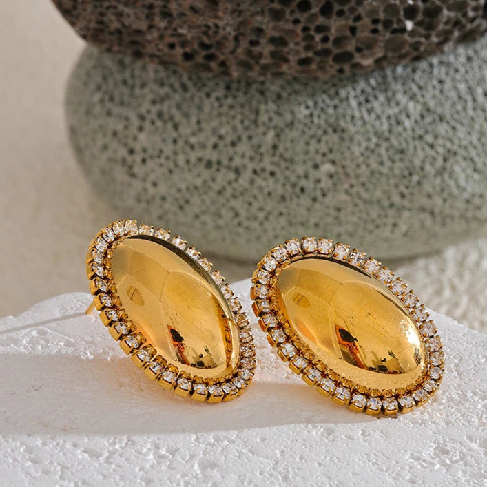 Heritage Oval Charm
