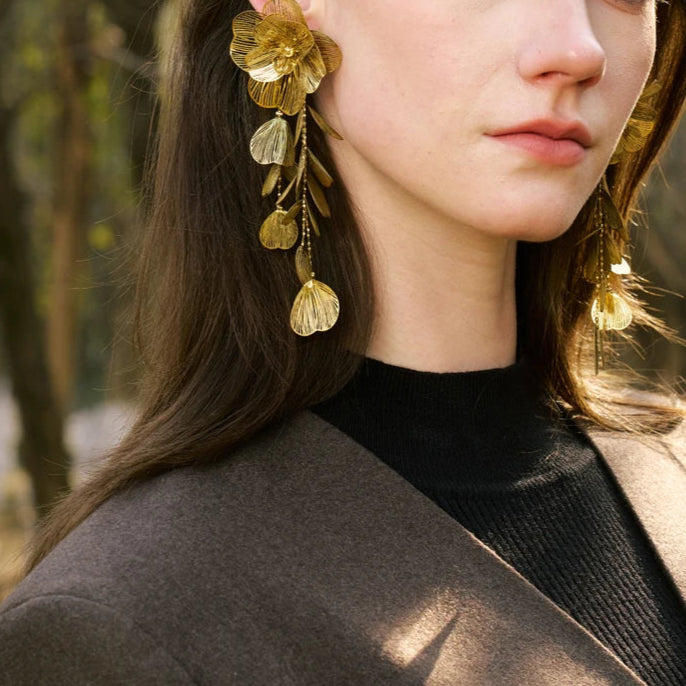 Elegant Tassels of the Twenties