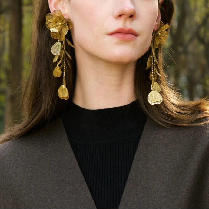 Elegant Tassels of the Twenties