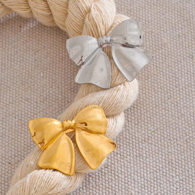 Ladylike Knot Brooch