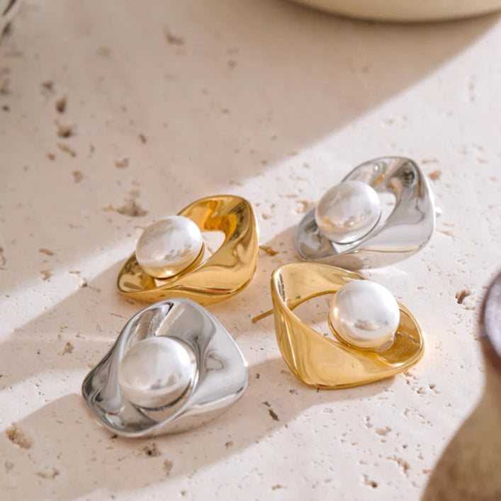 Yumi Irregular Pearl Earrings