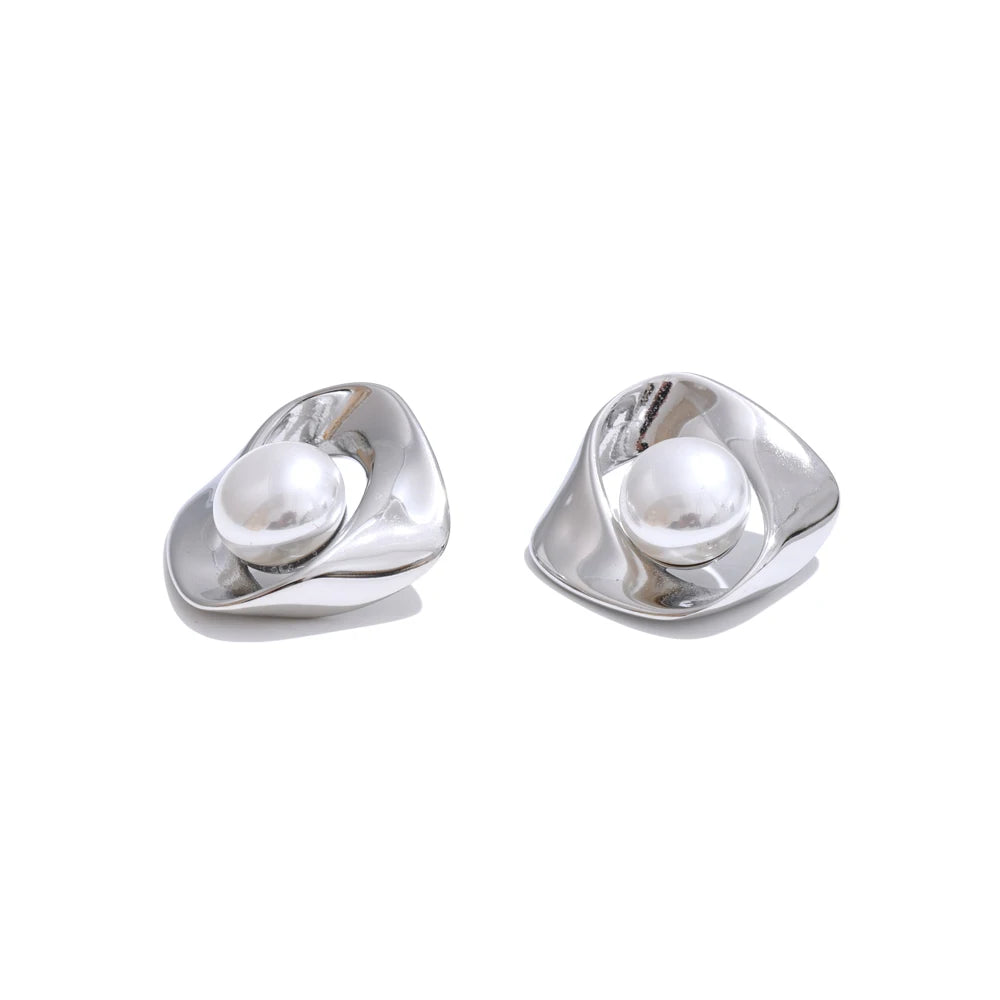 Yumi Irregular Pearl Earrings