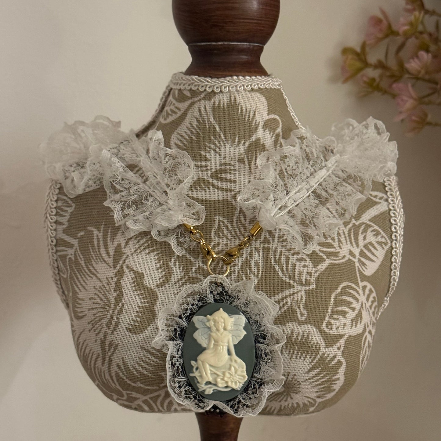 Seraphic Lace Oval Relic Necklace