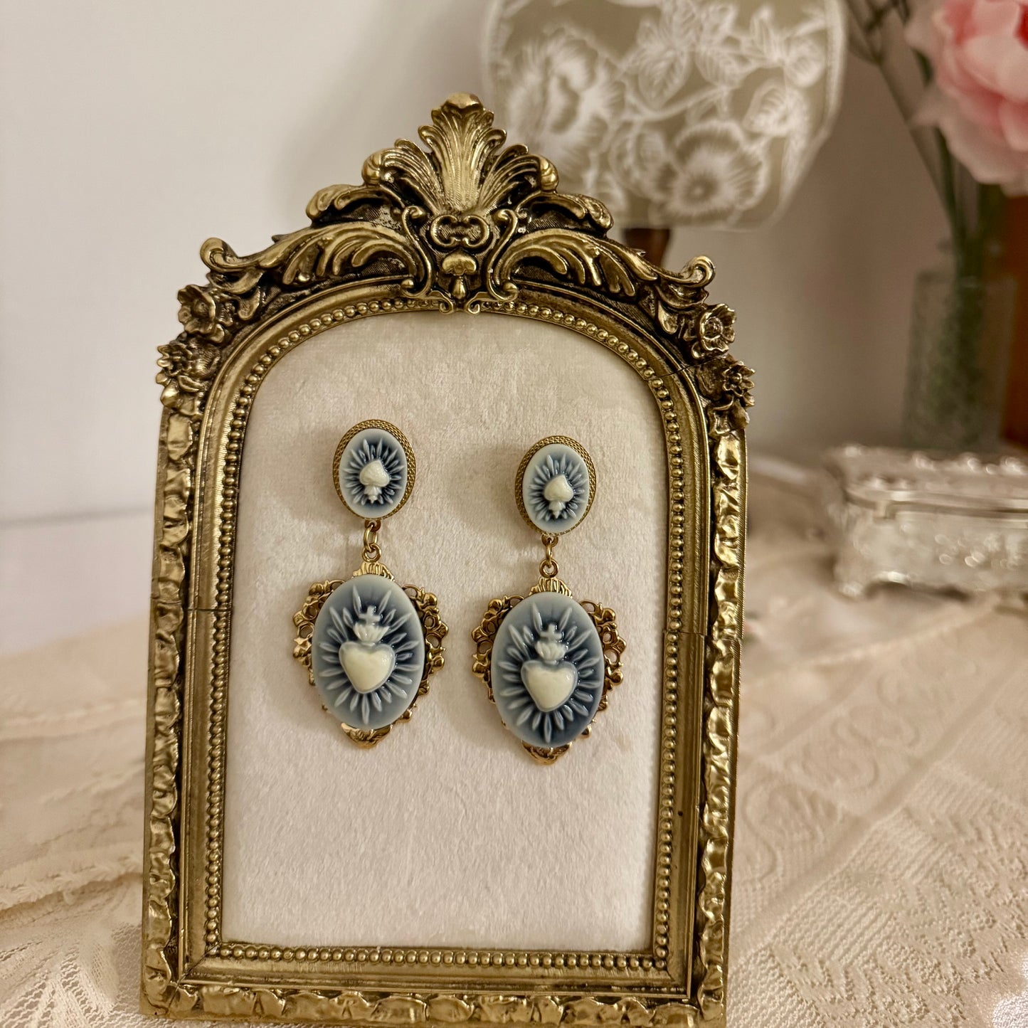 Victorian Rosette Heart Palais Earrings