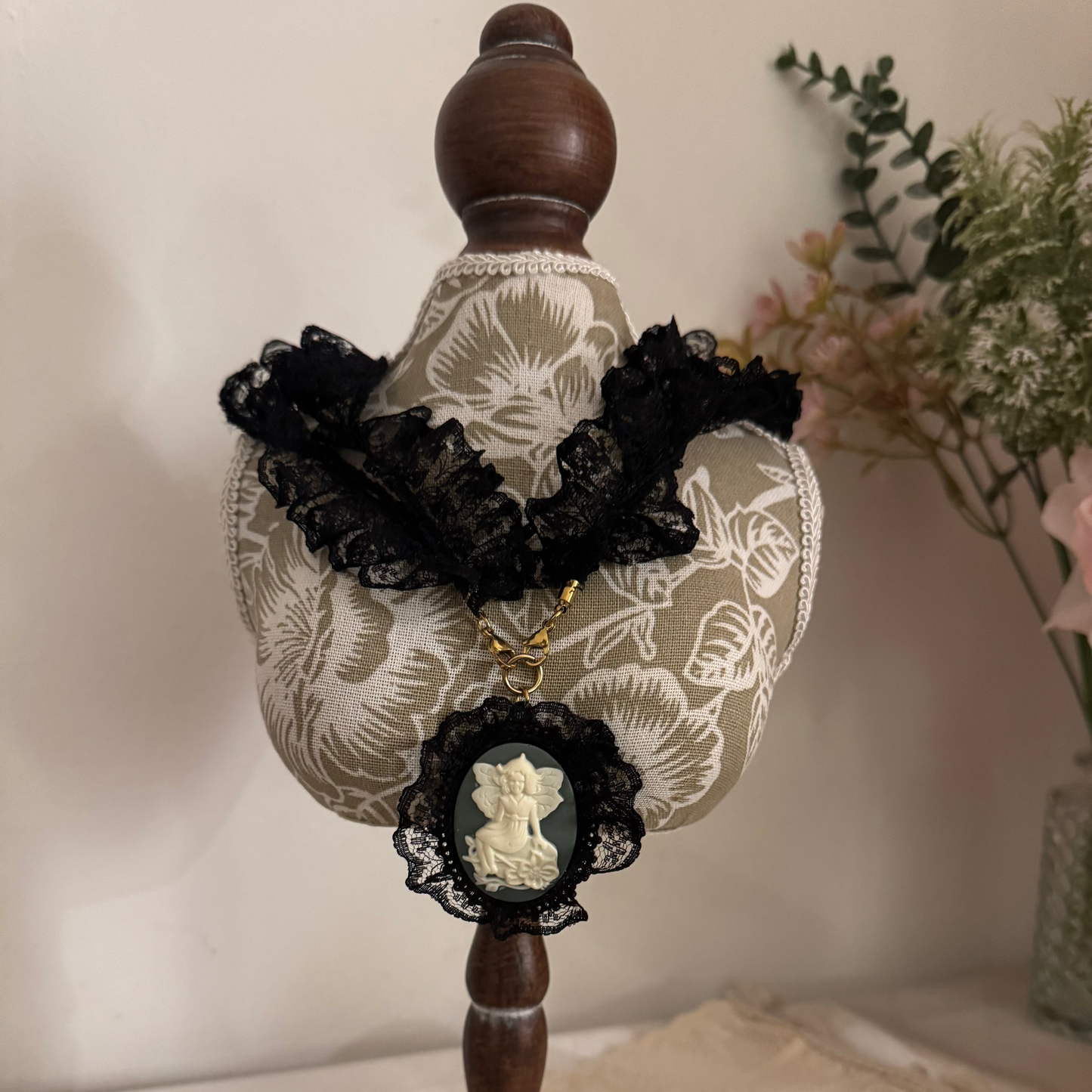 Seraphic Lace Oval Relic Necklace