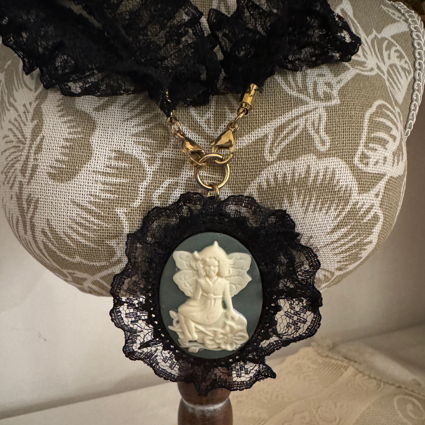 Seraphic Lace Oval Relic Necklace