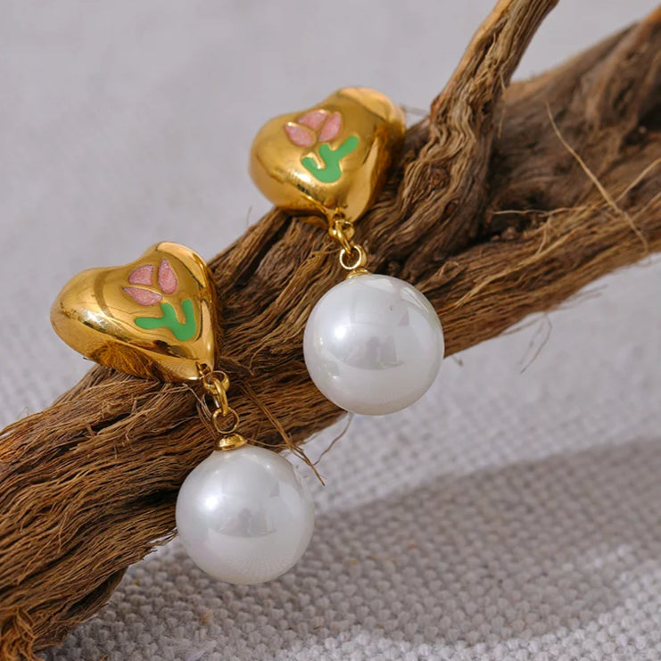 Cast Hear Drop Earrings