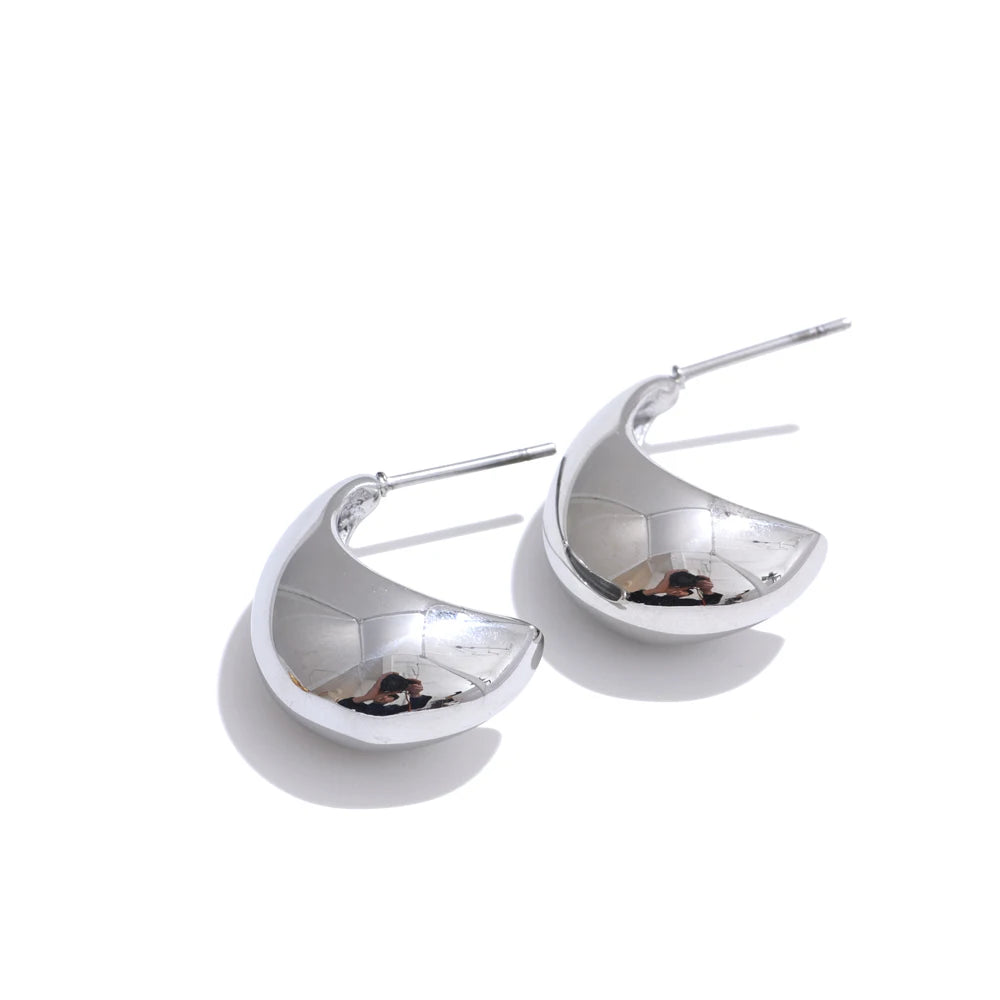 Half Empty C-Shape Smooth Metal Earrings