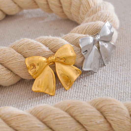 Ladylike Knot Brooch