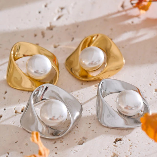 Yumi Irregular Pearl Earrings
