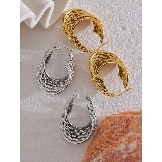 Twist Voltage Hoops