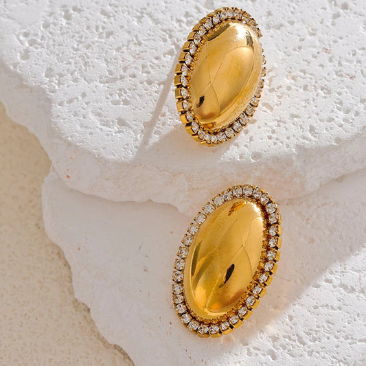 Heritage Oval Charm